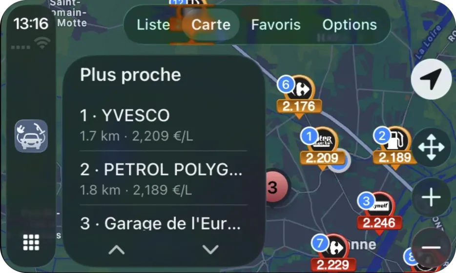 Carte des stations-service à proximité dans Apple CarPlay.